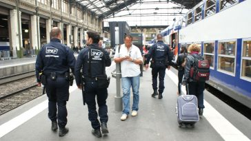 Plusieurs métiers présentés à l'occasion sur le forum des métiers de la défense et de la sécurité, à Tain.