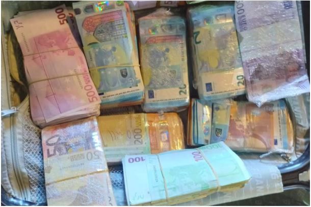 Perquisition spectaculaire à Saint-Julien-Molin-Molette, dans la Loire.