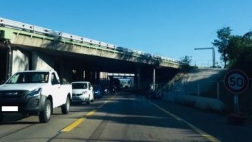 Destruction d'un pont autoroutier à Bourg-lès-Valence.