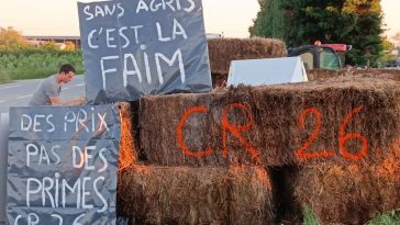 Action de la Coordination rurale entre Alixan et Bourg-de-Péage.